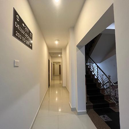 Le Hotel Host Tiruchirappalli 외부 사진