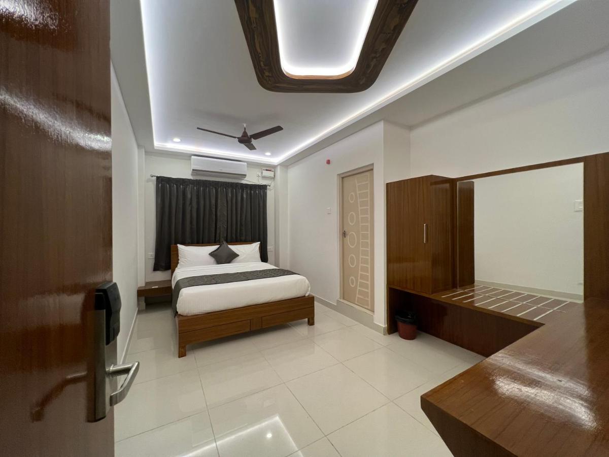 Le Hotel Host Tiruchirappalli 외부 사진