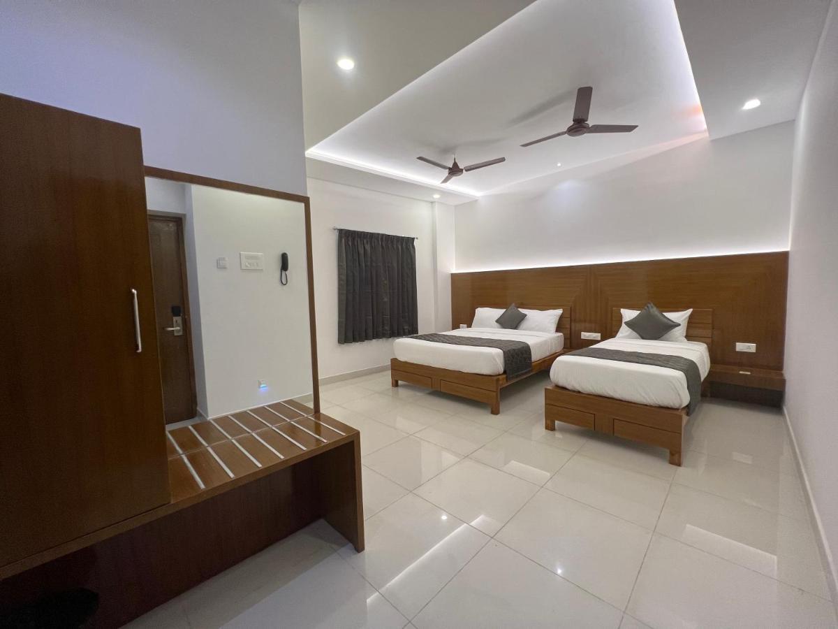 Le Hotel Host Tiruchirappalli 외부 사진