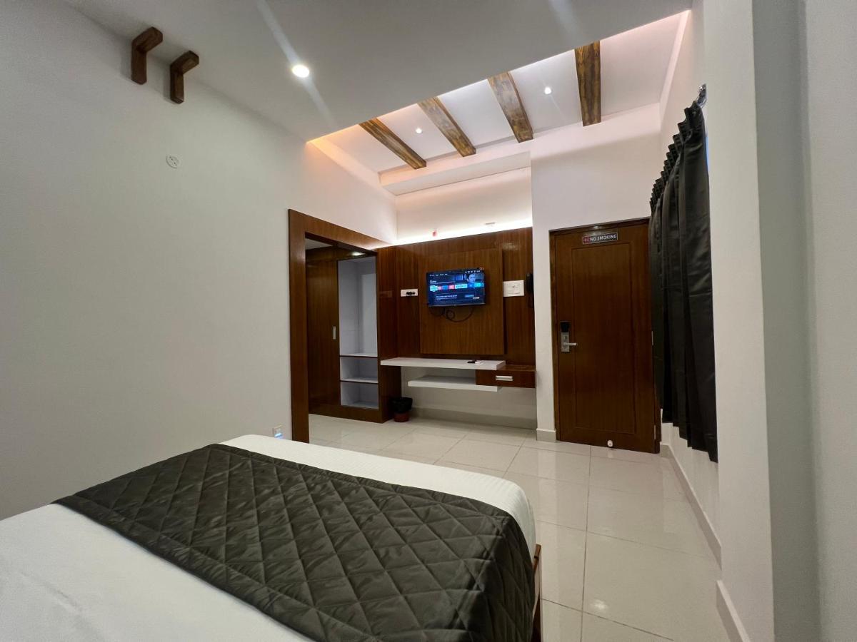 Le Hotel Host Tiruchirappalli 외부 사진
