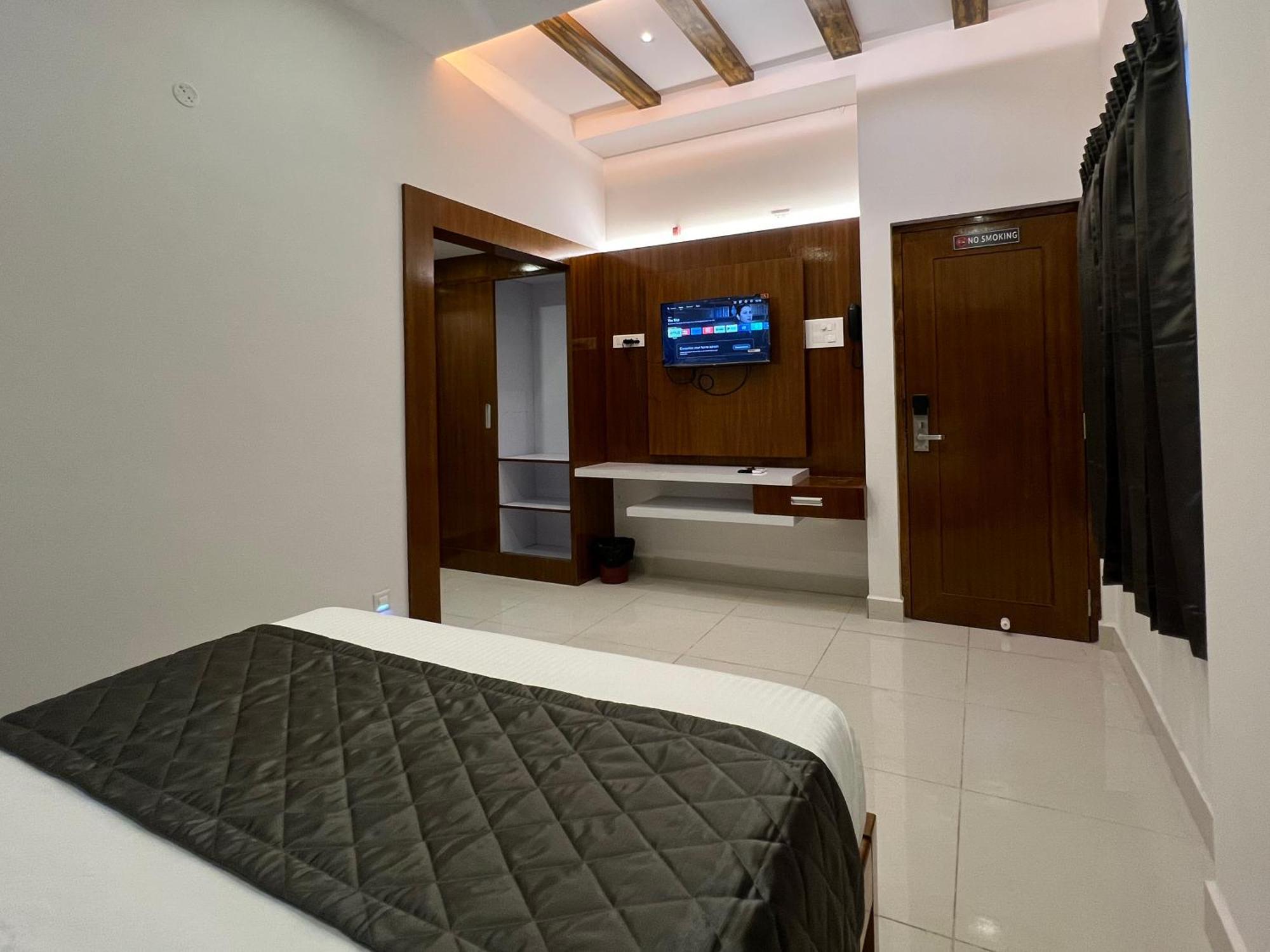 Le Hotel Host Tiruchirappalli 외부 사진